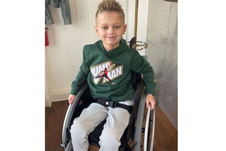 
Cooper Roberts, 8-Year-Old Paralyzed in Highland Park Shooting, Returns Home 