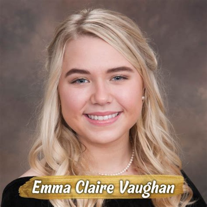 Emma Claire – Midwestemma Height, Weight, Net Worth, Age, Birthday, Wikipedia, Who, Nationality, Biography