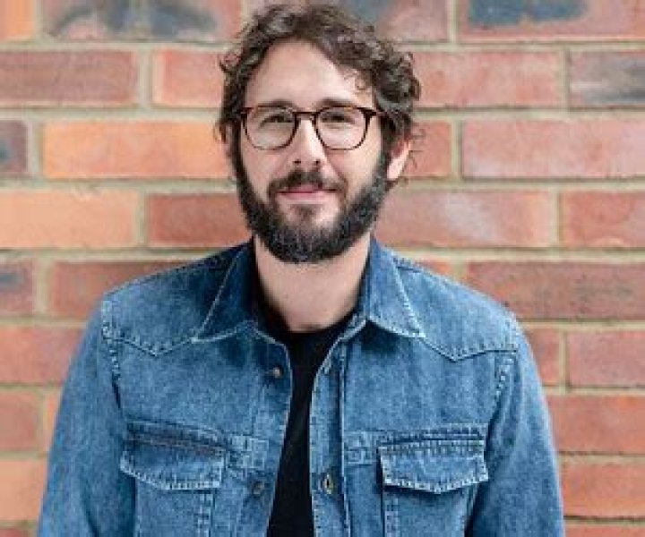
Is Josh Groban Gay? Age, Height, Net Worth 