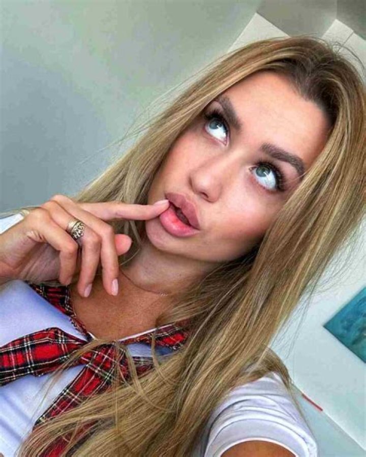 
Kristina Dunz Height, Weight, Net Worth, Age, Birthday, Wikipedia, Who, Nationality, Biography 