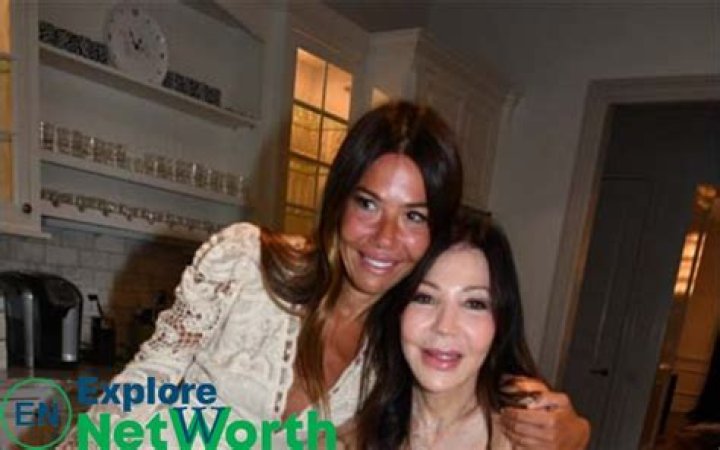 Libbie Mugrabi Height, Weight, Net Worth, Age, Birthday, Wikipedia, Who, Nationality, Biography