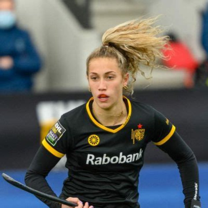 
Noor Omrani Wikipedia And Leeftijd: How Old Is The Hockey Player? 