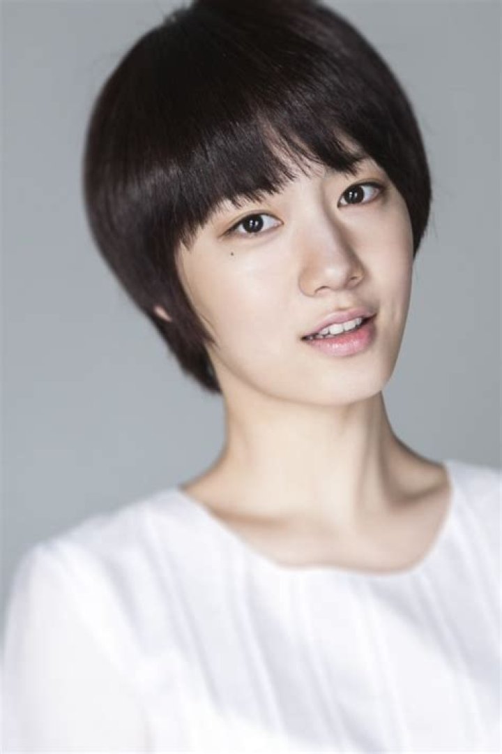 Ryu Hyoyoung Height, Weight, Net Worth, Age, Birthday, Wikipedia, Who, Instagram, Biography