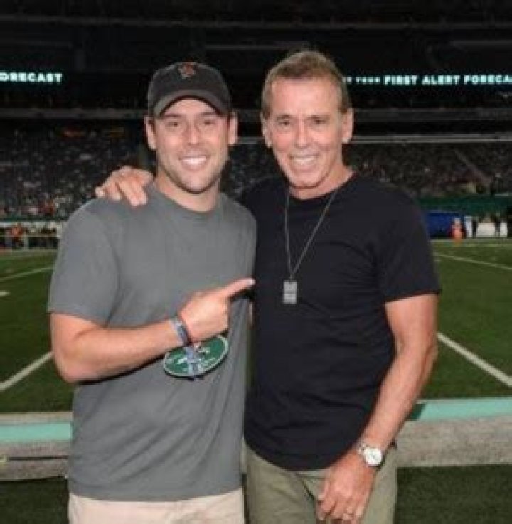 
Scooter Braun Height, Weight, Net Worth, Age, Birthday, Wikipedia, Who, Nationality, Biography 